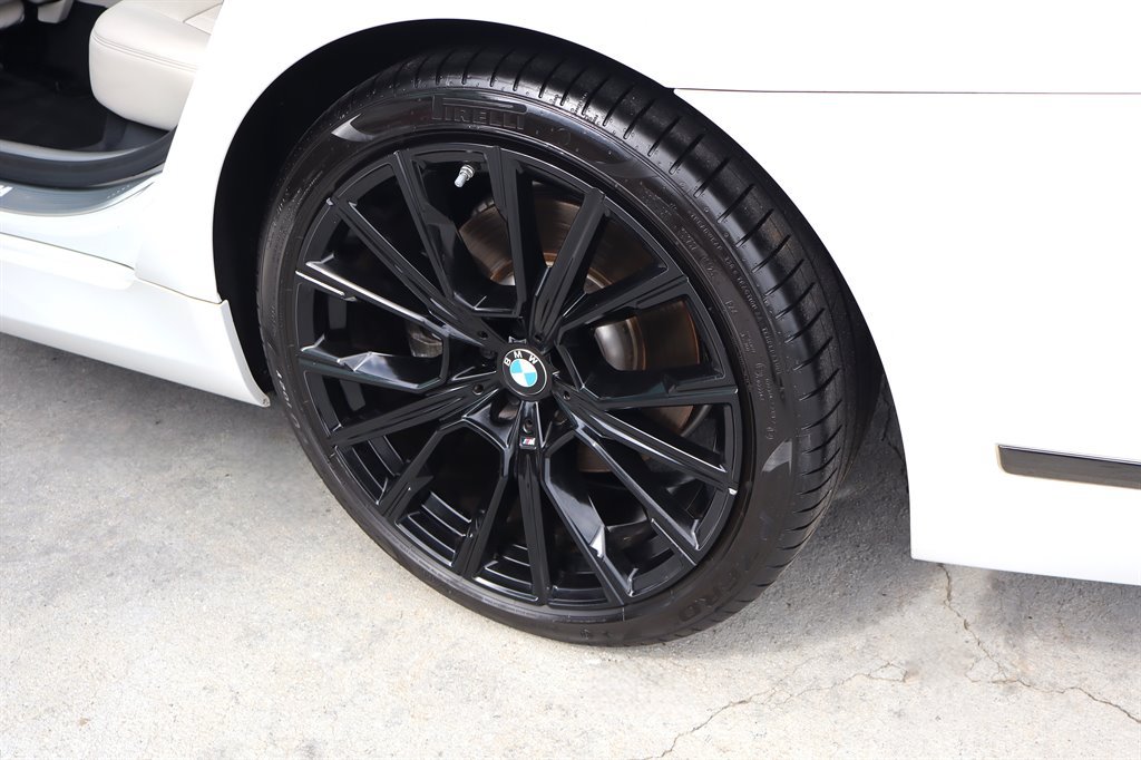 Used 2020 BMW 740i w/ M Sport Package RWD image 14