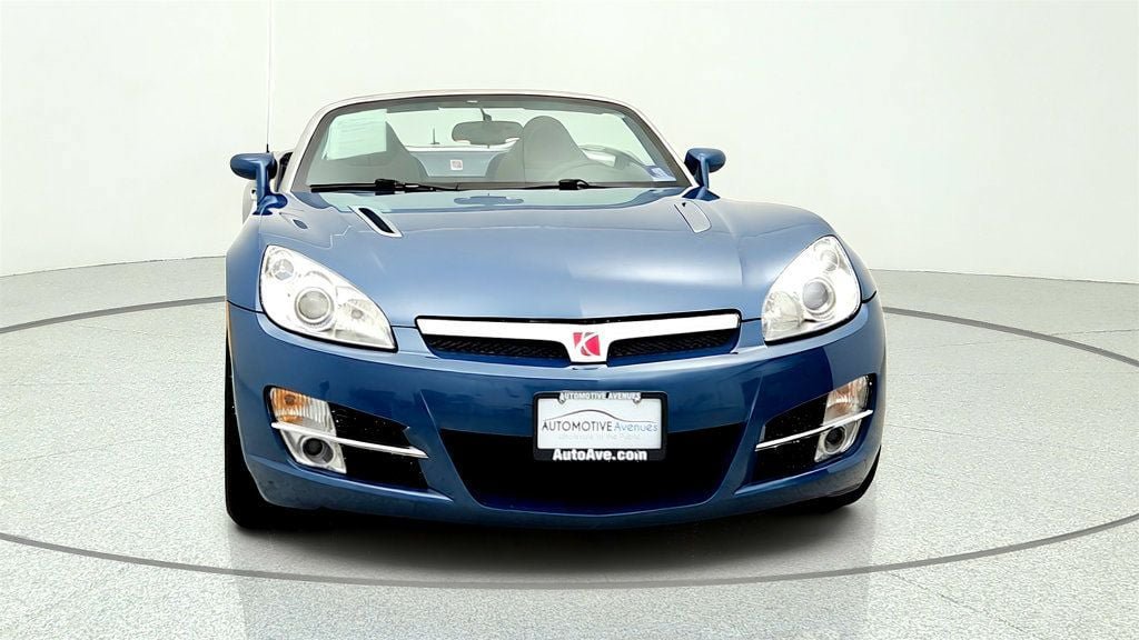 Used 2007 Saturn Sky RWD image 2