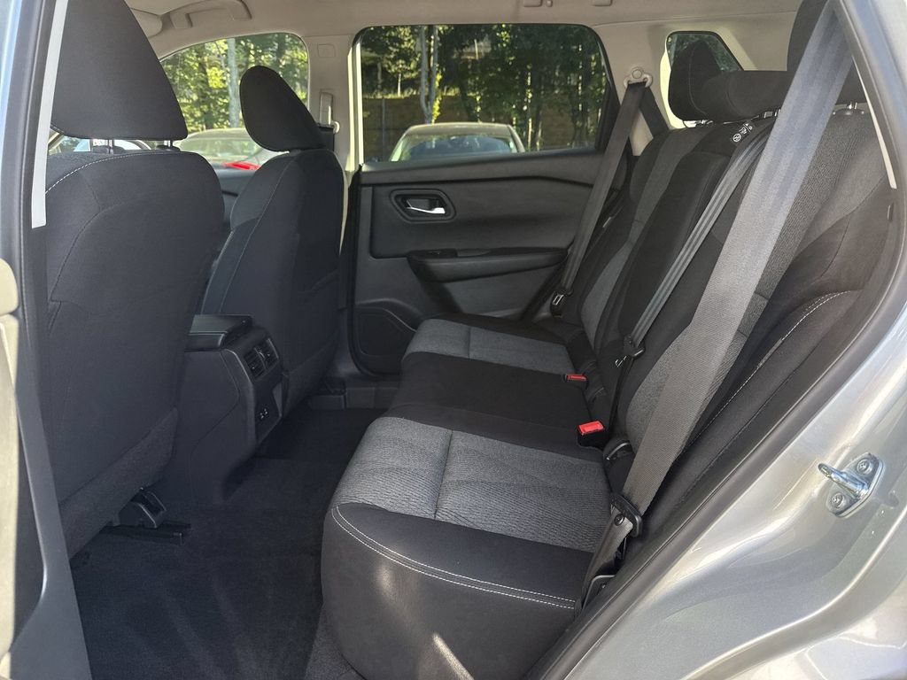 Used 2025 Nissan Rogue SV AWD/4WD image 24