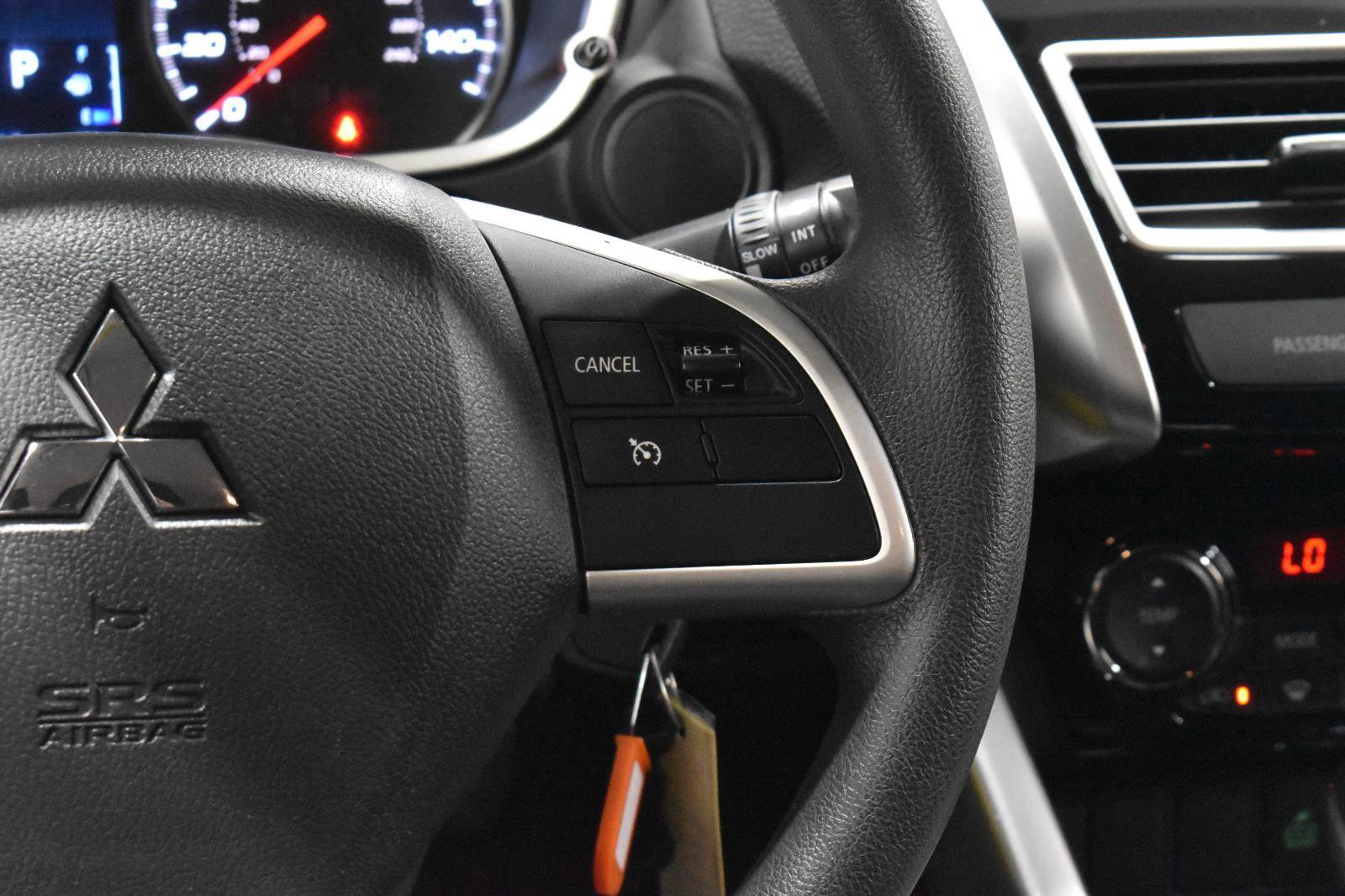Used 2020 Mitsubishi Eclipse Cross LE AWD/4WD image 11