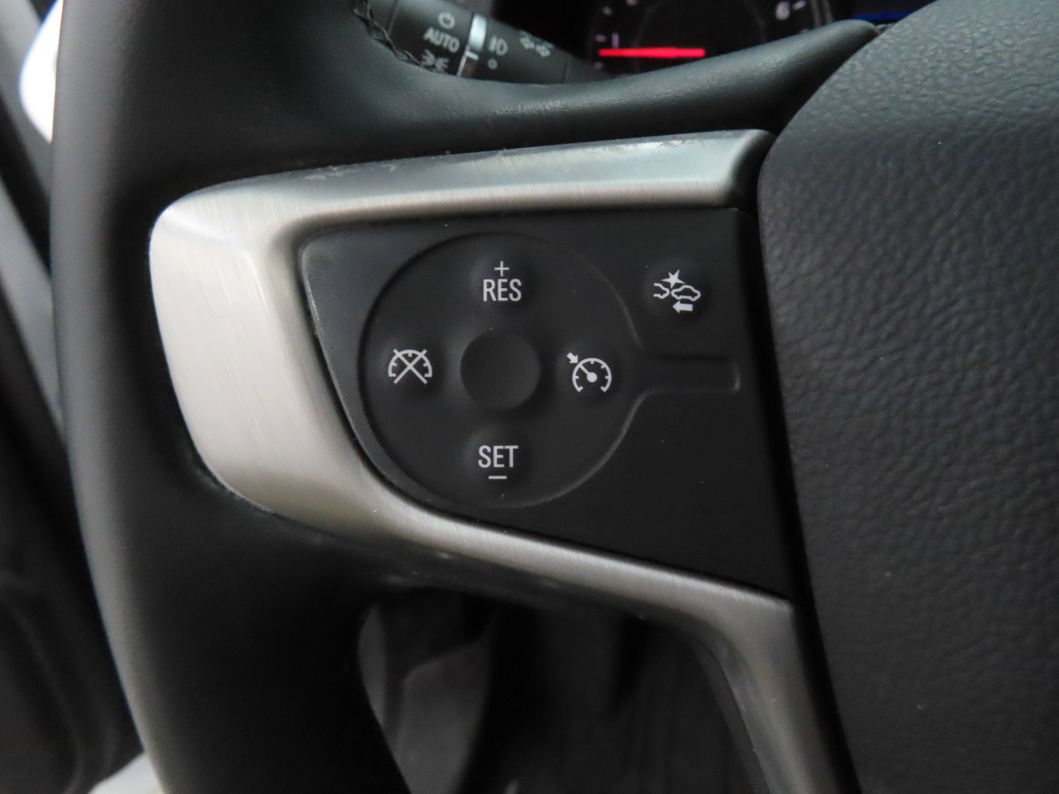 Used 2023 GMC Acadia SLT w/ Elevation Edition FWD image 13