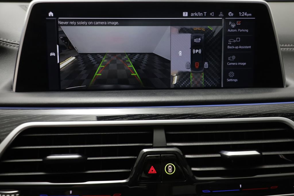 Certified 2022 BMW 750i xDrive w/ Autobahn Package AWD/4WD image 10