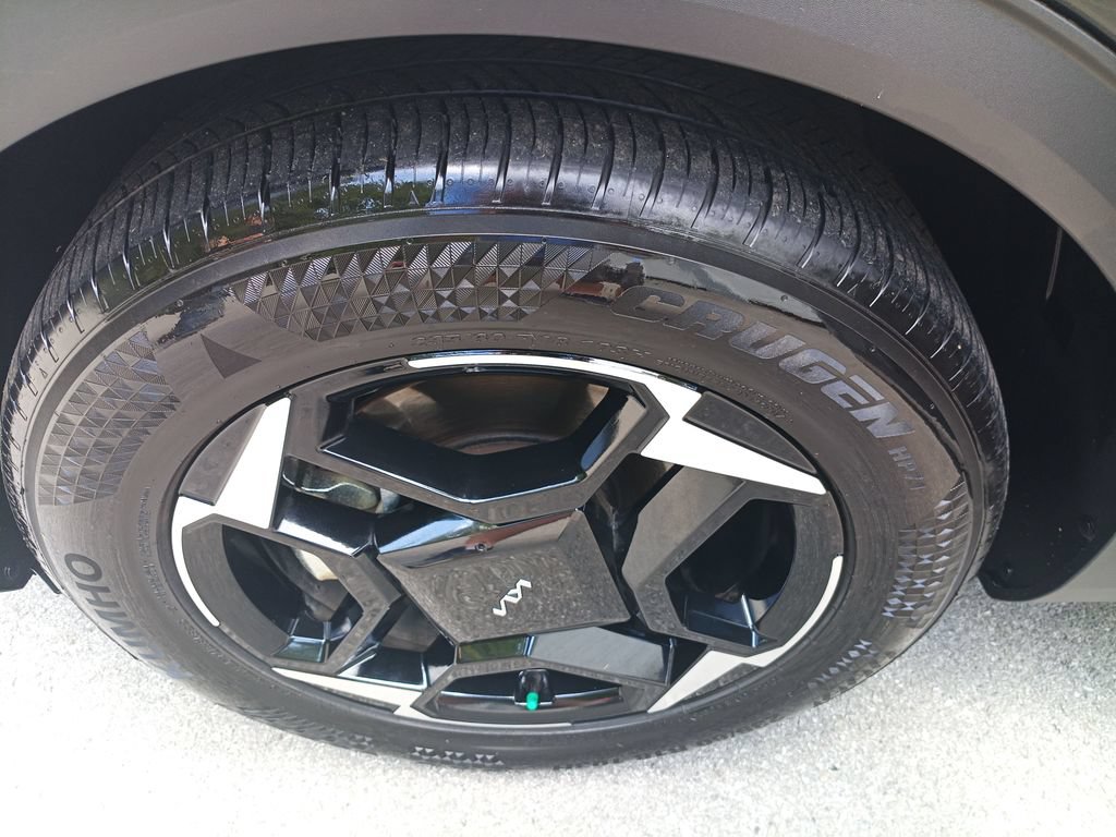 Used 2026 Kia Sportage EX FWD image 12