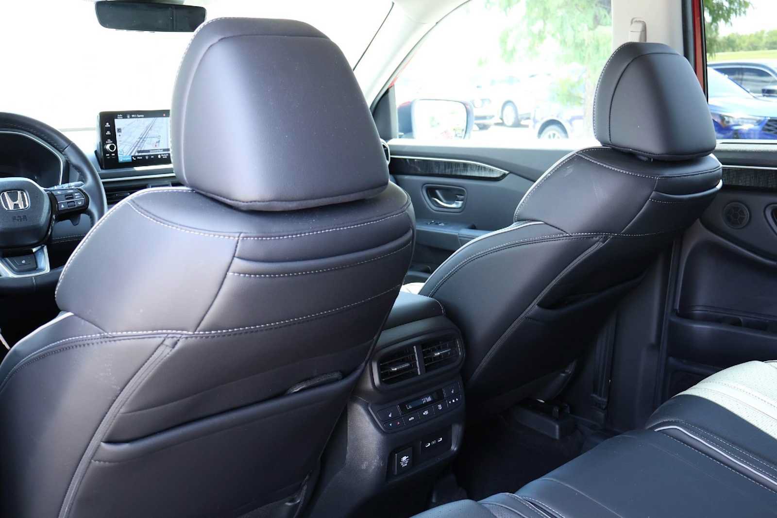 Used 2025 Honda Pilot Elite image 12