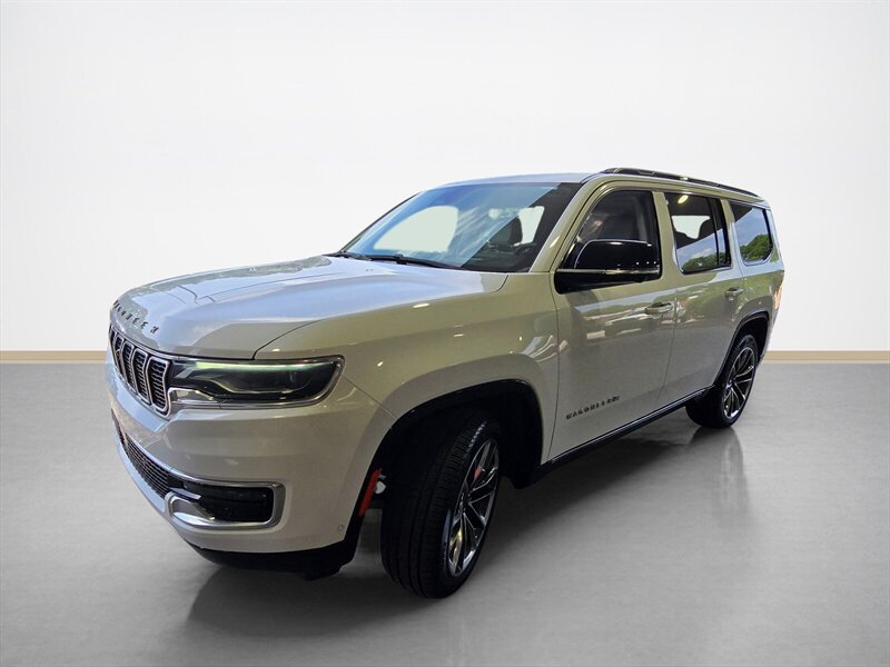 Used 2023 Jeep Wagoneer Series III w/ Premium Group I AWD/4WD image 8
