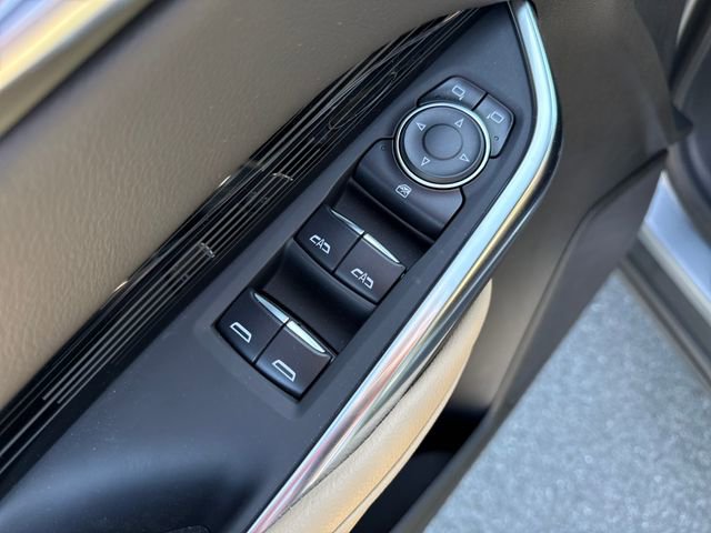 Used 2024 Cadillac XT4 Luxury FWD image 25