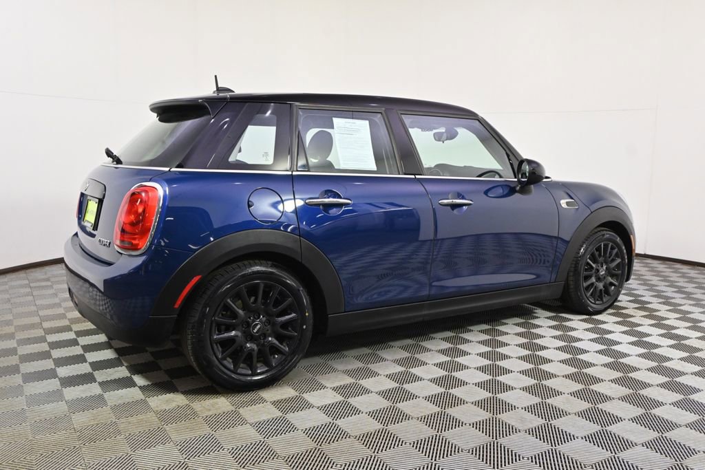 Used 2016 MINI Cooper 4-Door Hardtop image 7