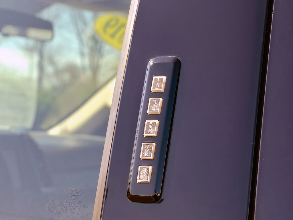 Used 2019 Ford F250 XLT w/ XLT Value Package image 7