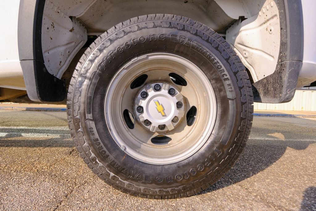 Used 2024 Chevrolet Silverado 3500 W/T image 37