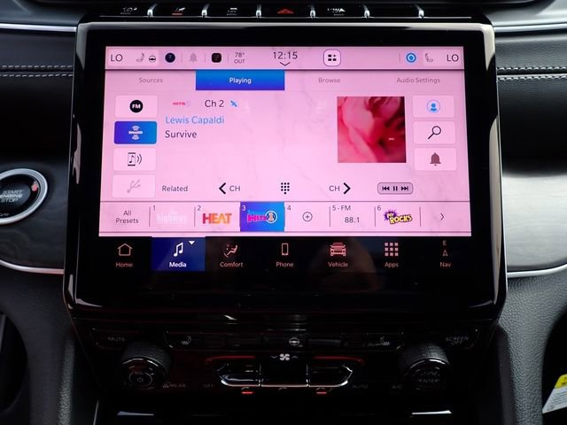 New 2025 Jeep Grand Cherokee Limited w/ Black Appearance Package AWD/4WD image 21