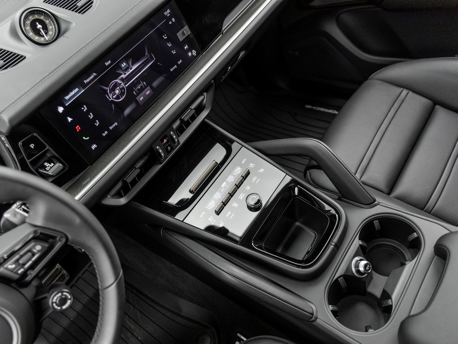 New 2025 Porsche Cayenne Turbo AWD/4WD image 32