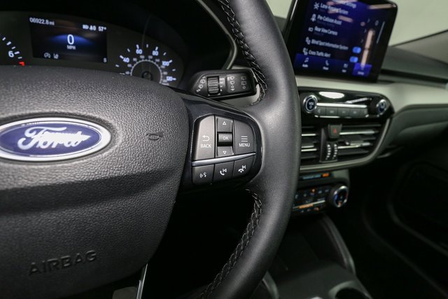 Used 2022 Ford Escape SE w/ SE Sport Appearance Package image 32