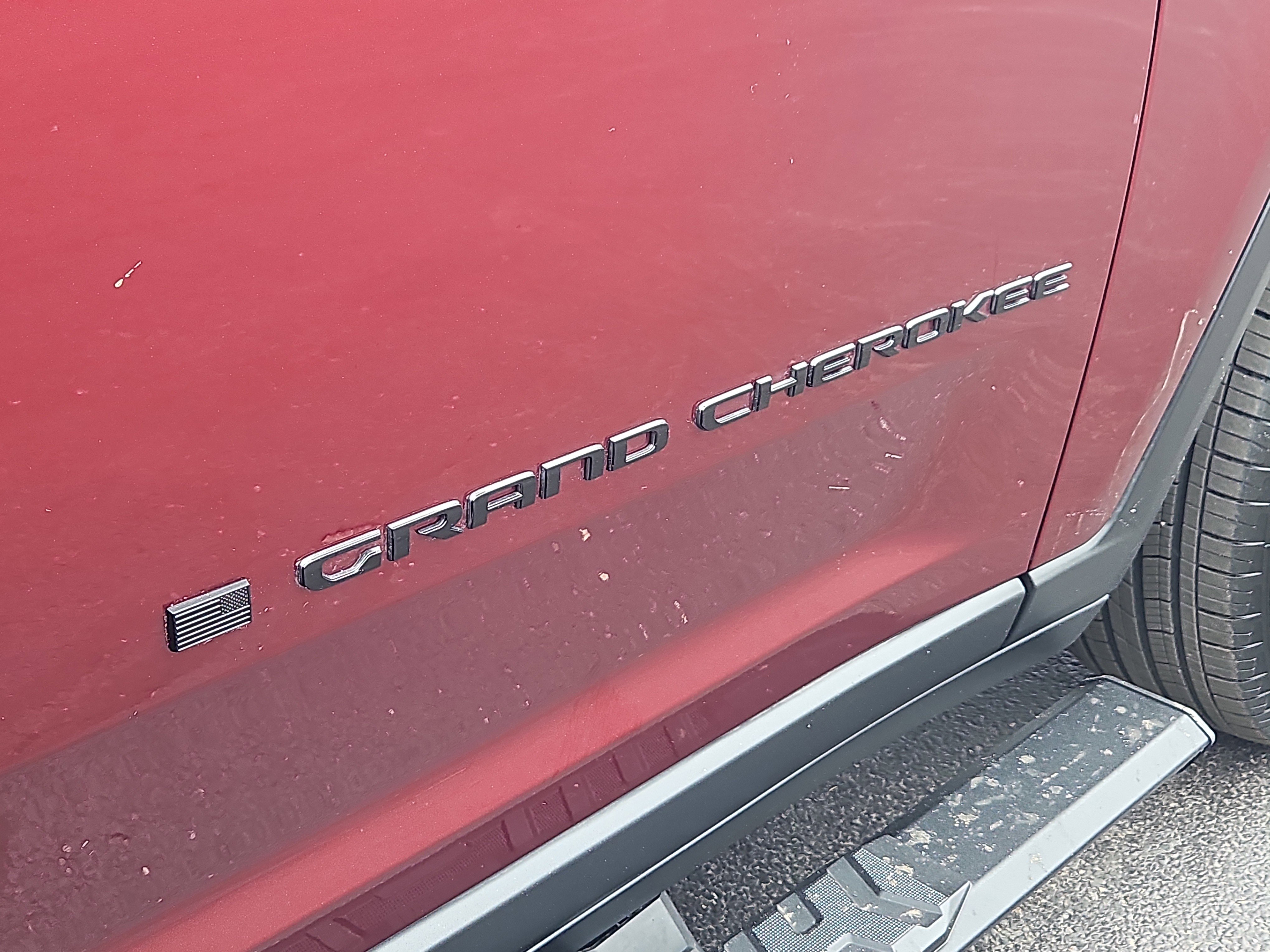 Used 2025 Jeep Grand Cherokee Altitude image 5