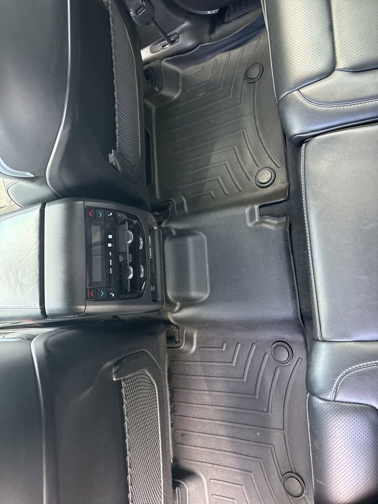 Used 2023 Jeep Grand Cherokee L Overland w/ Luxury Tech Group IV image 16