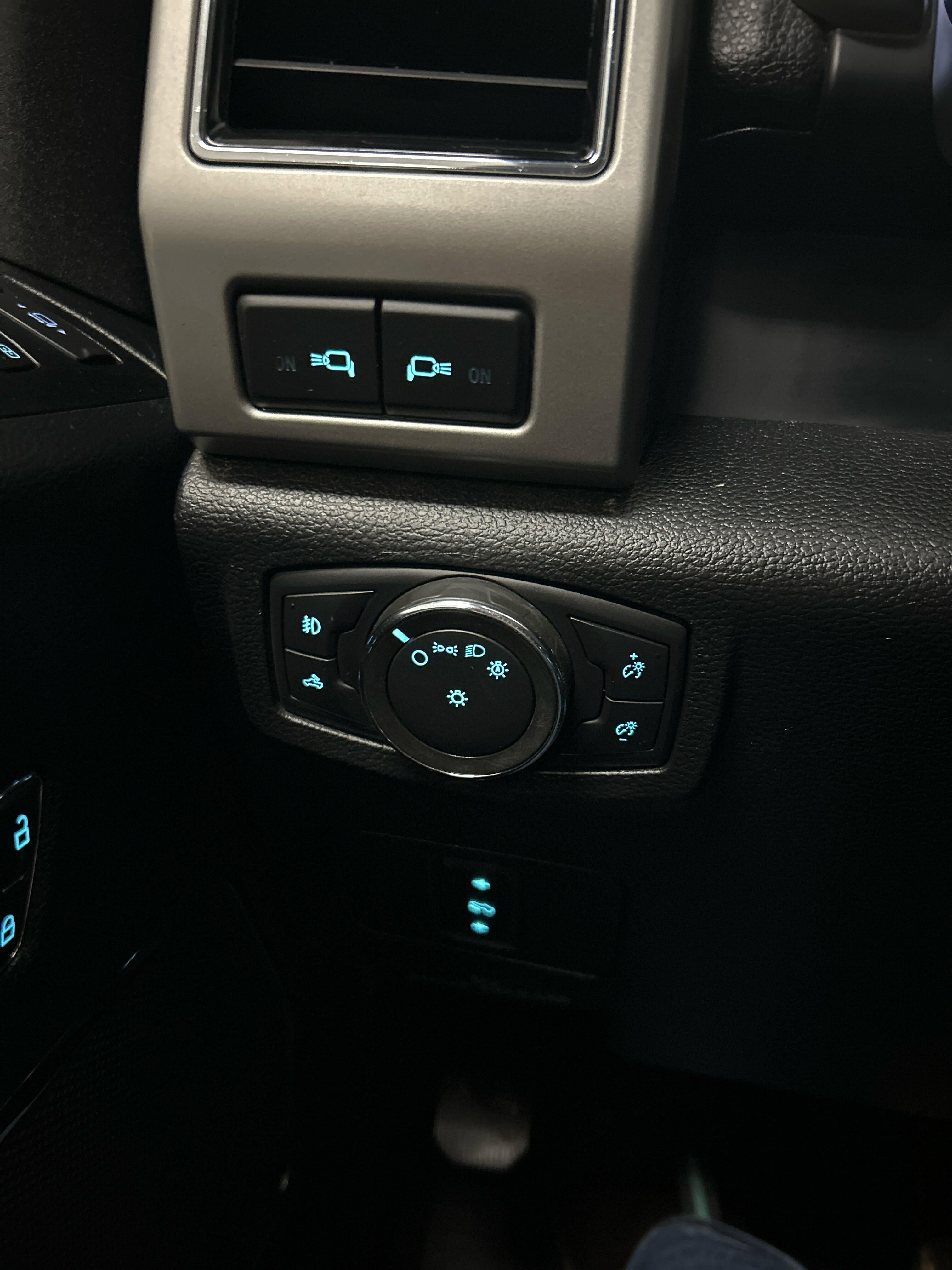 Used 2021 Ford F350 Lariat AWD/4WD image 19