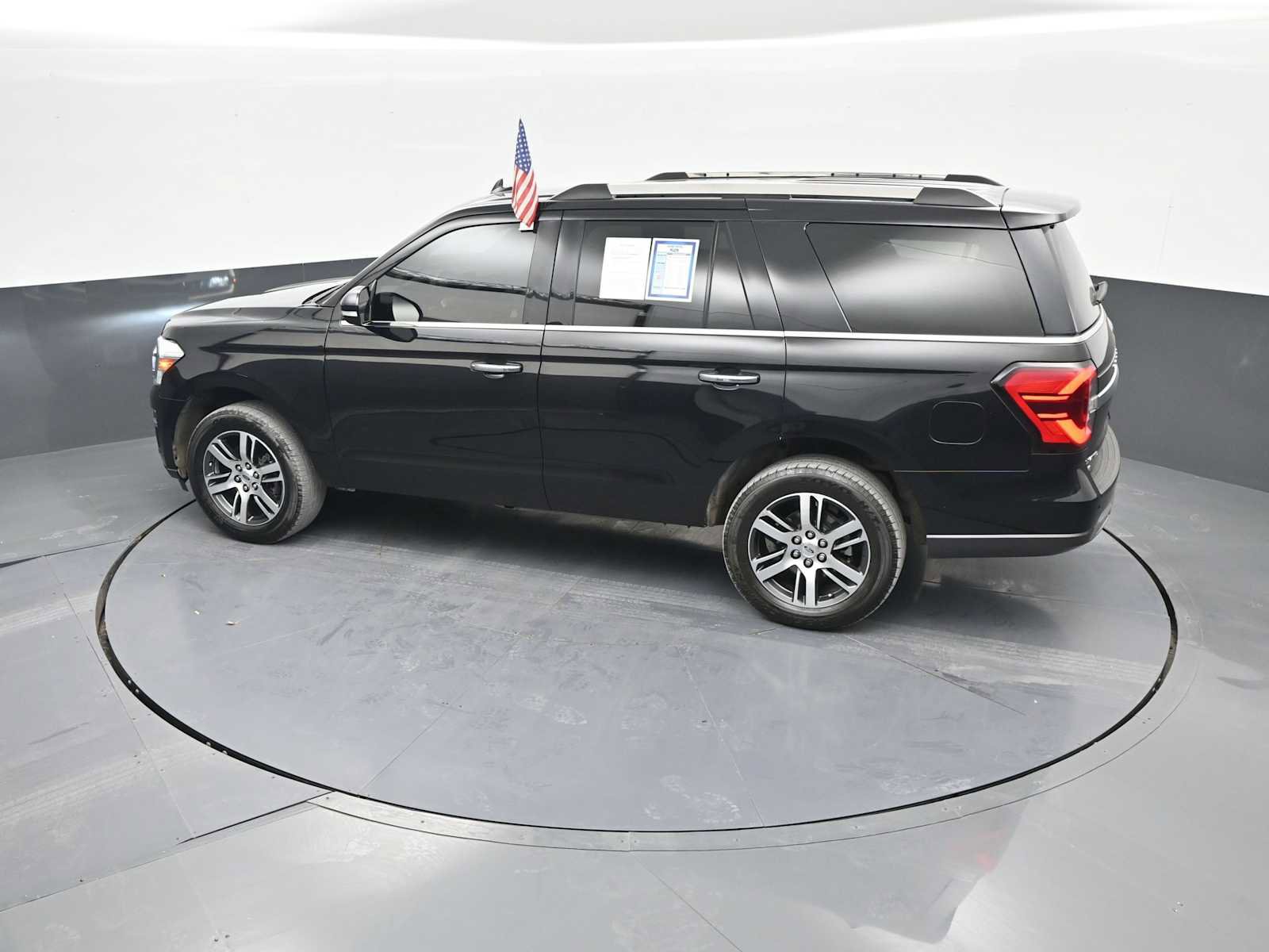 Used 2023 Ford Expedition Limited image 34