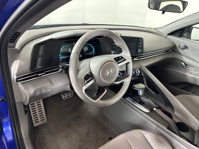 Certified 2025 Hyundai Elantra Sport image 42