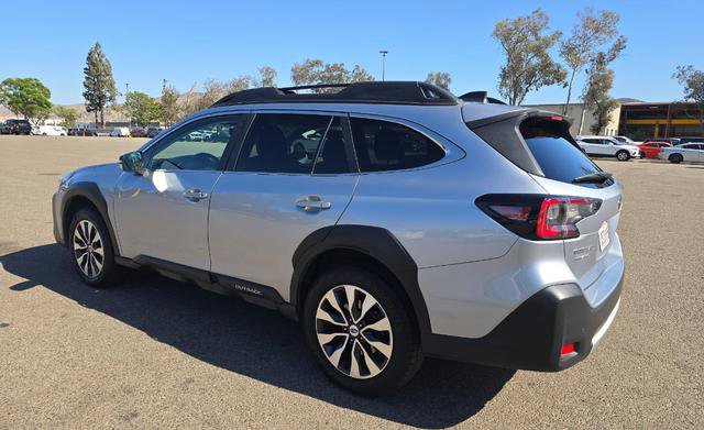 Used 2023 Subaru Outback Limited XT AWD/4WD image 6