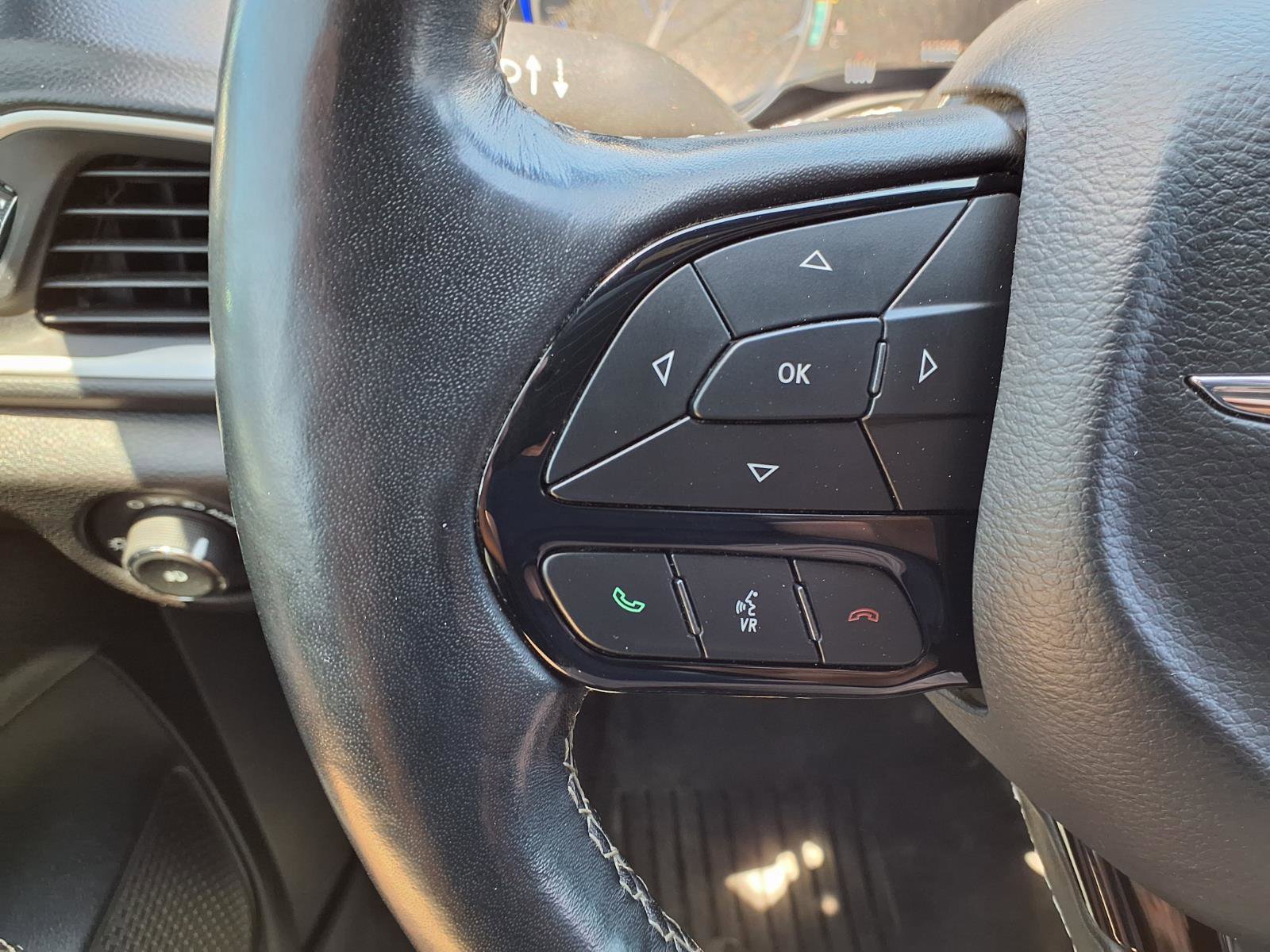 Used 2020 Chrysler Pacifica Touring-L Plus w/ S Appearance Package FWD image 10