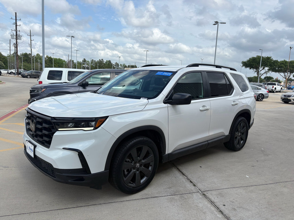 Certified 2025 Honda Pilot Sport image 4