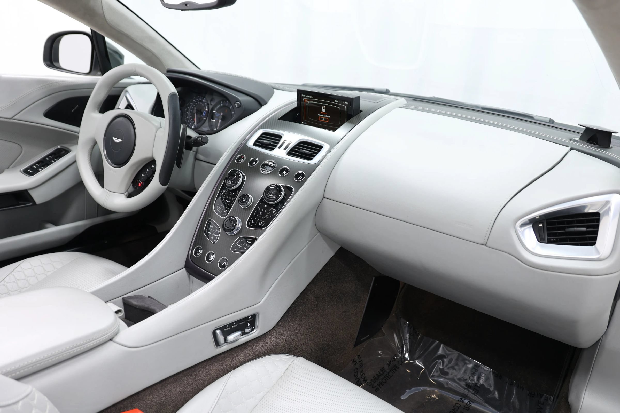 Used 2014 Aston Martin Vanquish Volante RWD image 90