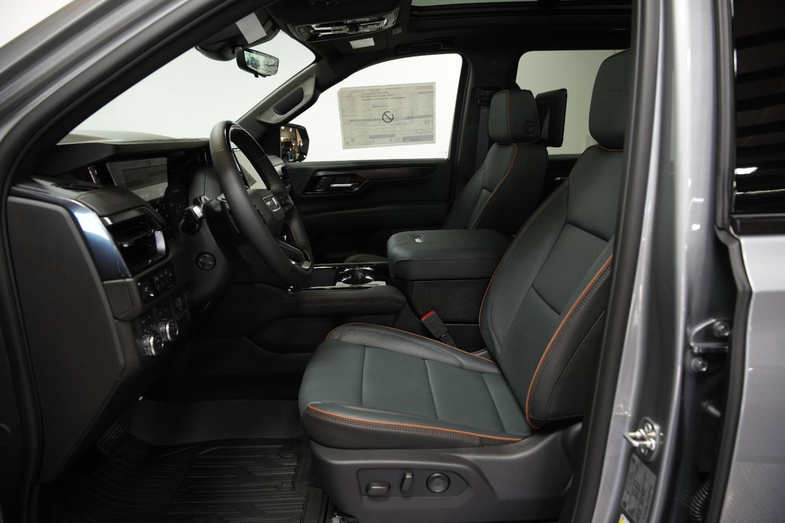 New 2026 GMC Yukon XL AT4 w/ AT4 Premium Plus Package AWD/4WD image 33