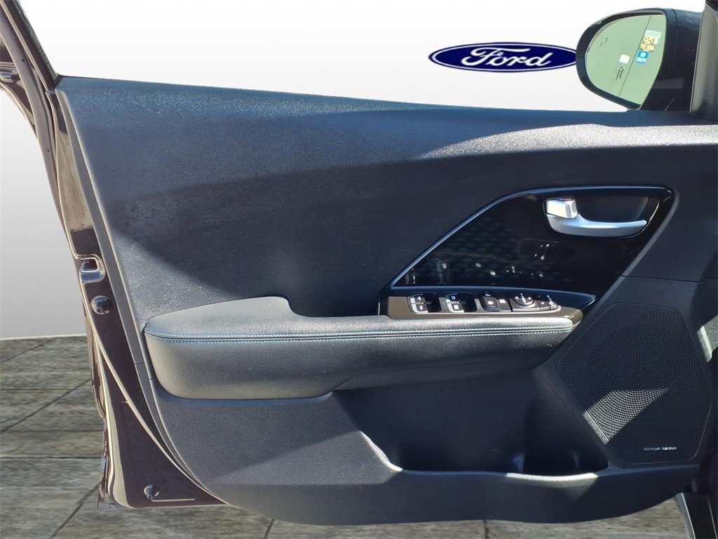 Used 2019 Kia Niro EX Premium image 11