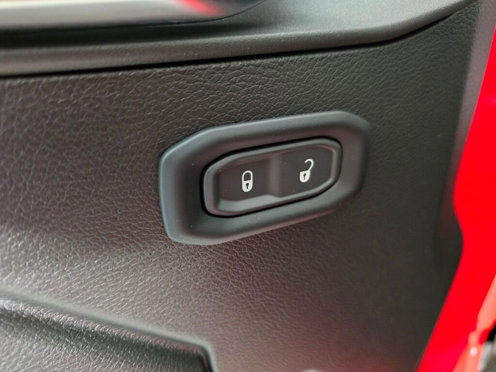 Used 2025 Jeep Wrangler Sport S image 21