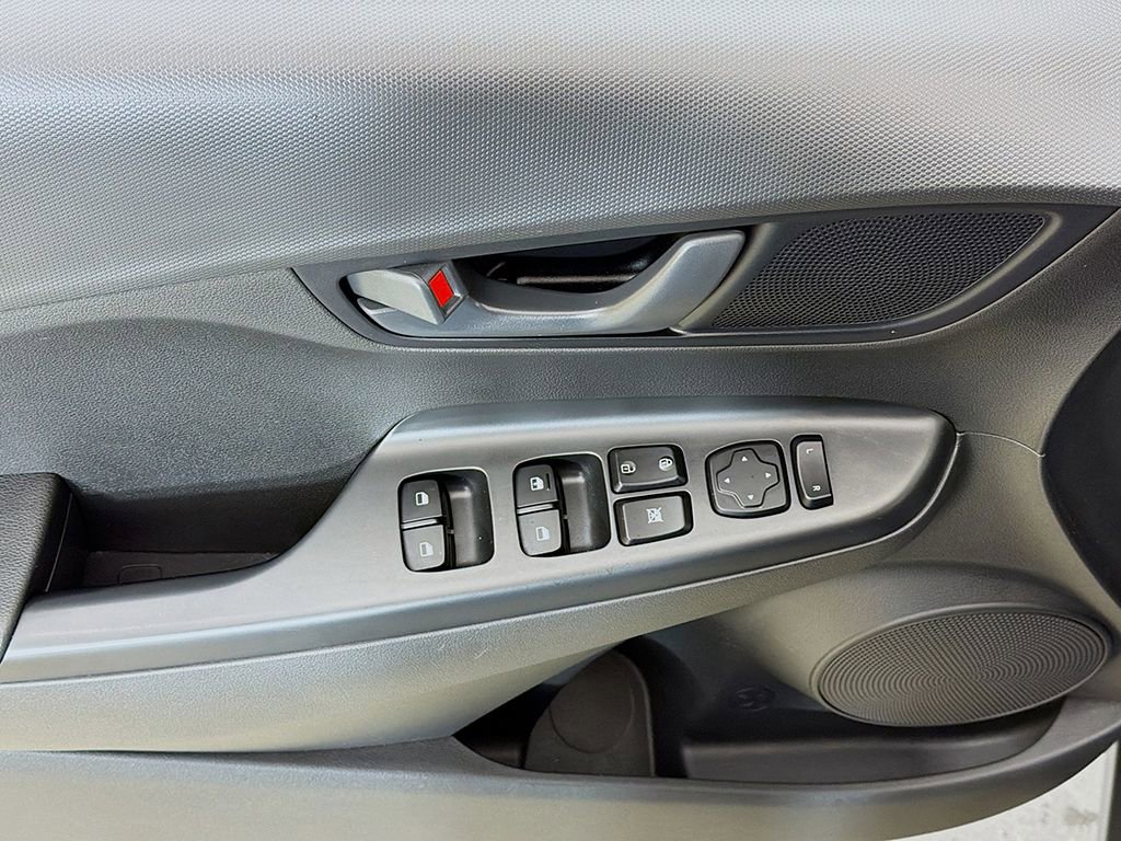 Used 2022 Hyundai Kona SEL image 26