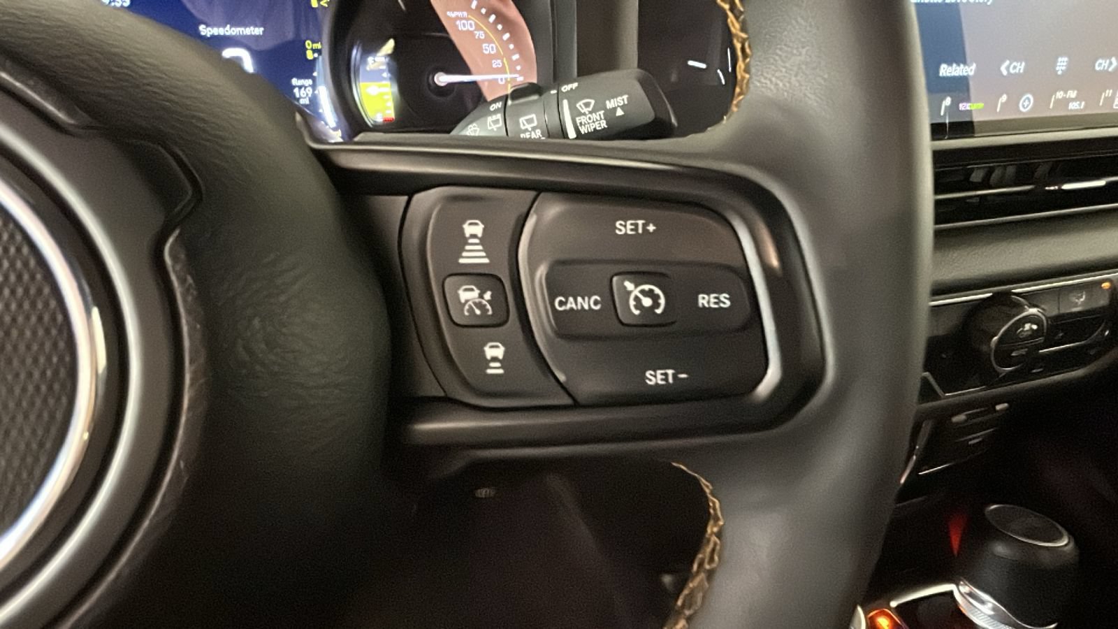 Used 2024 Jeep Wrangler Unlimited AWD/4WD image 18