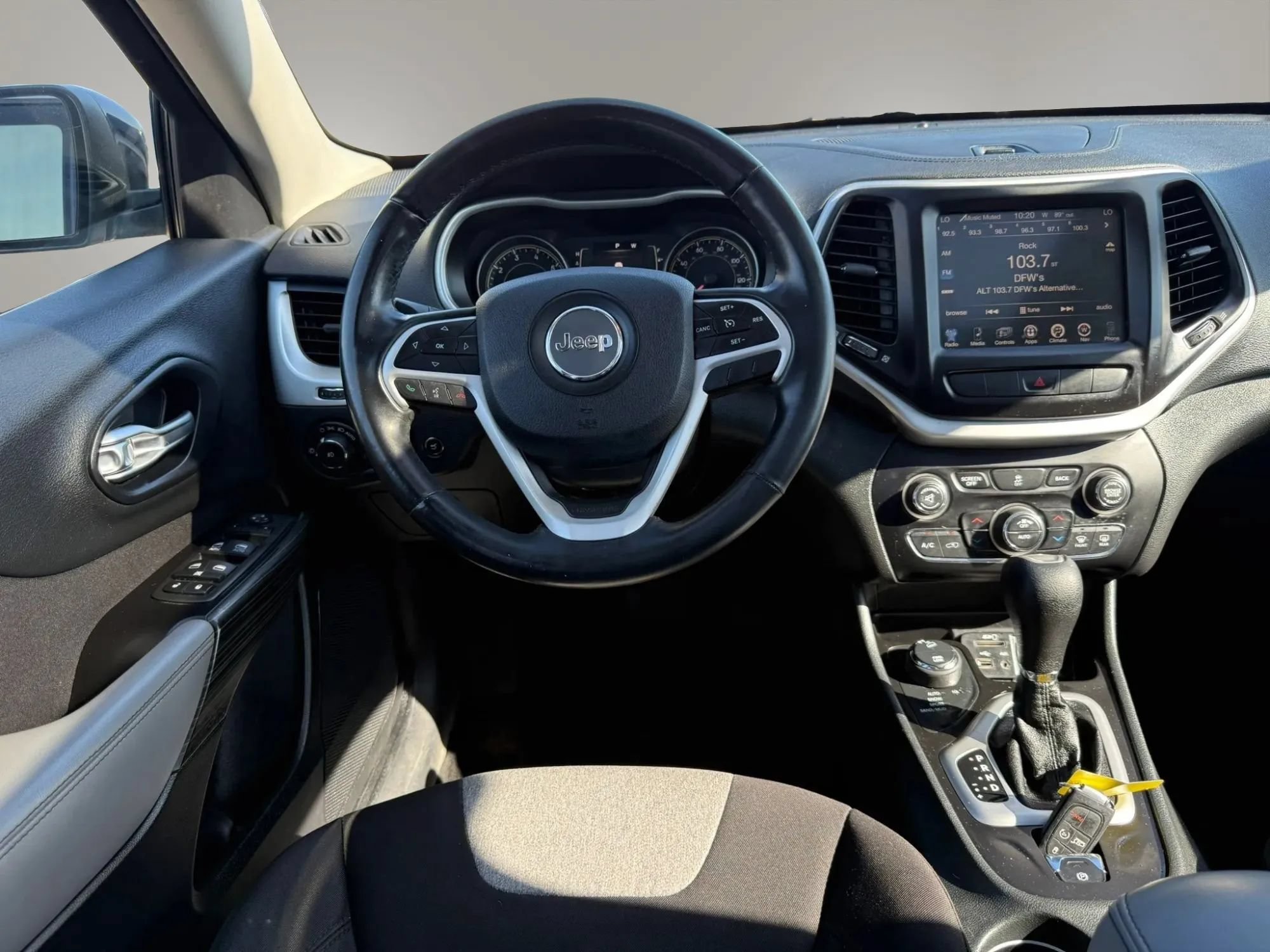 Used 2014 Jeep Cherokee Latitude w/ Comfort/Convenience Group AWD/4WD image 20