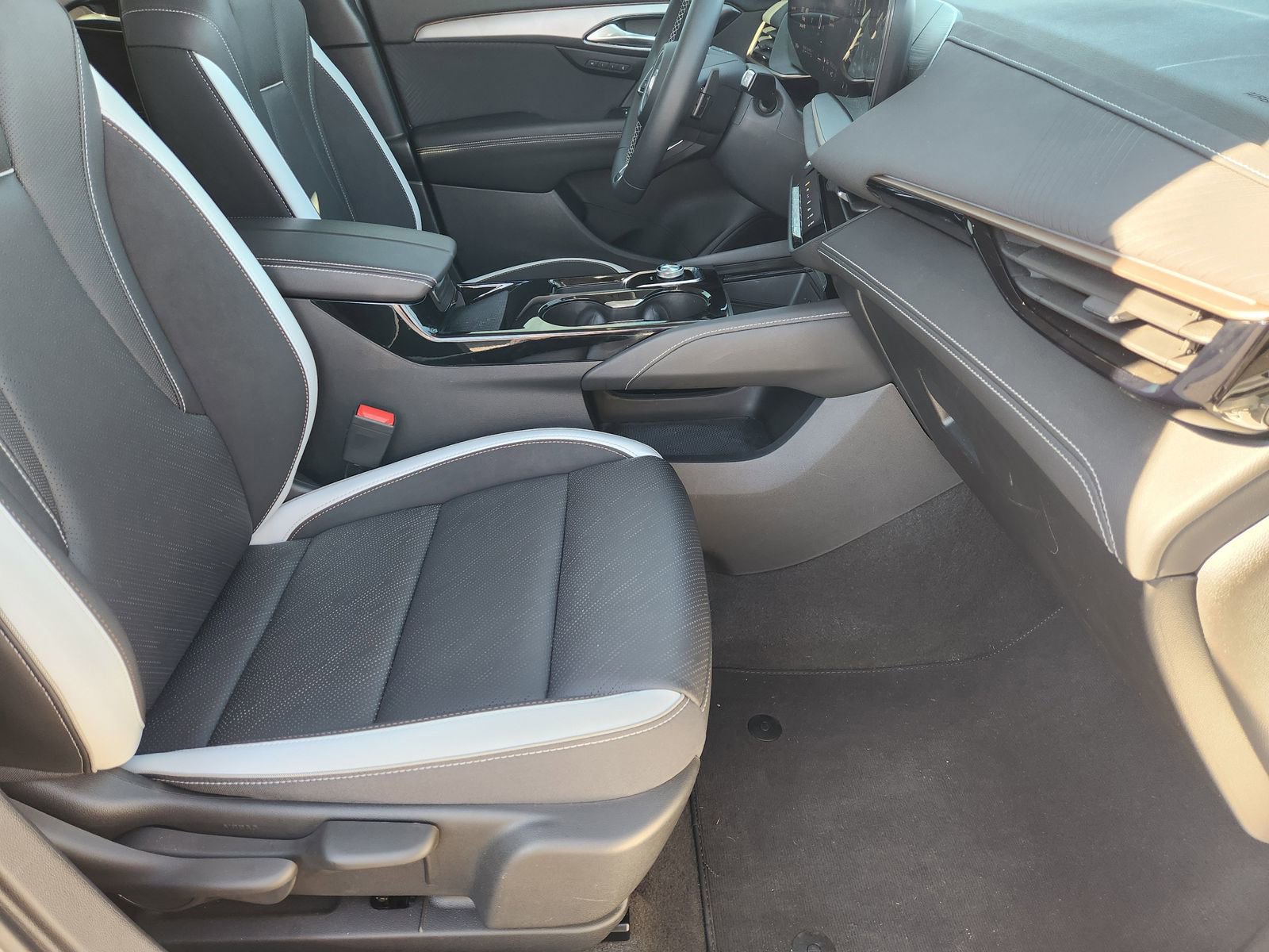 New 2025 Buick Envision Sport Touring image 17