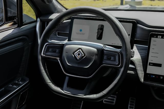 Used 2023 Rivian R1S Adventure AWD/4WD image 22