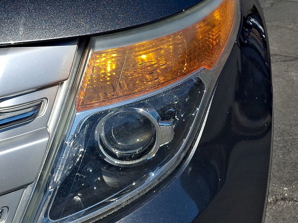 Used 2015 Ford Explorer XLT w/ Equipment Group 202B image 9