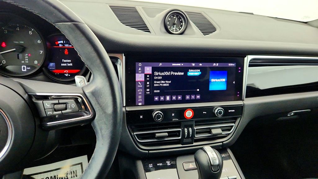 Used 2022 Porsche Macan w/ Premium Package Plus image 16