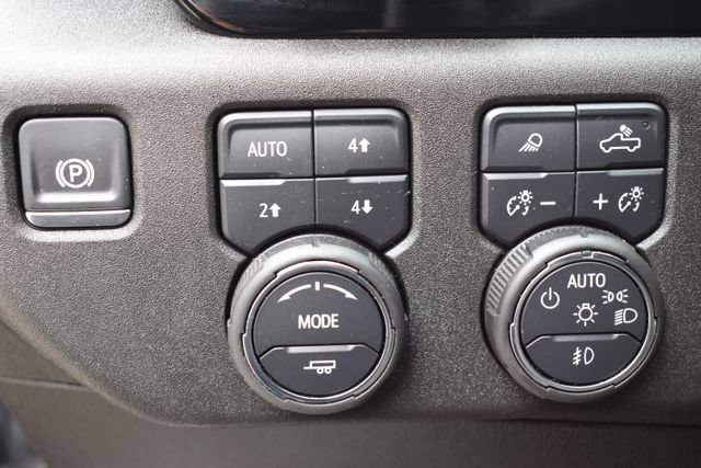 Used 2025 Chevrolet Silverado 2500 ZR2 w/ Technology Package AWD/4WD image 21