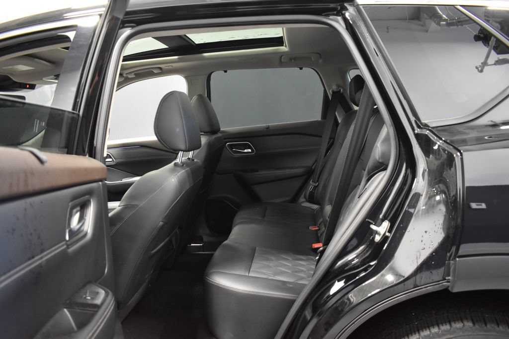 Certified 2023 Nissan Rogue Platinum w/ Platinum Premium Package AWD/4WD image 33