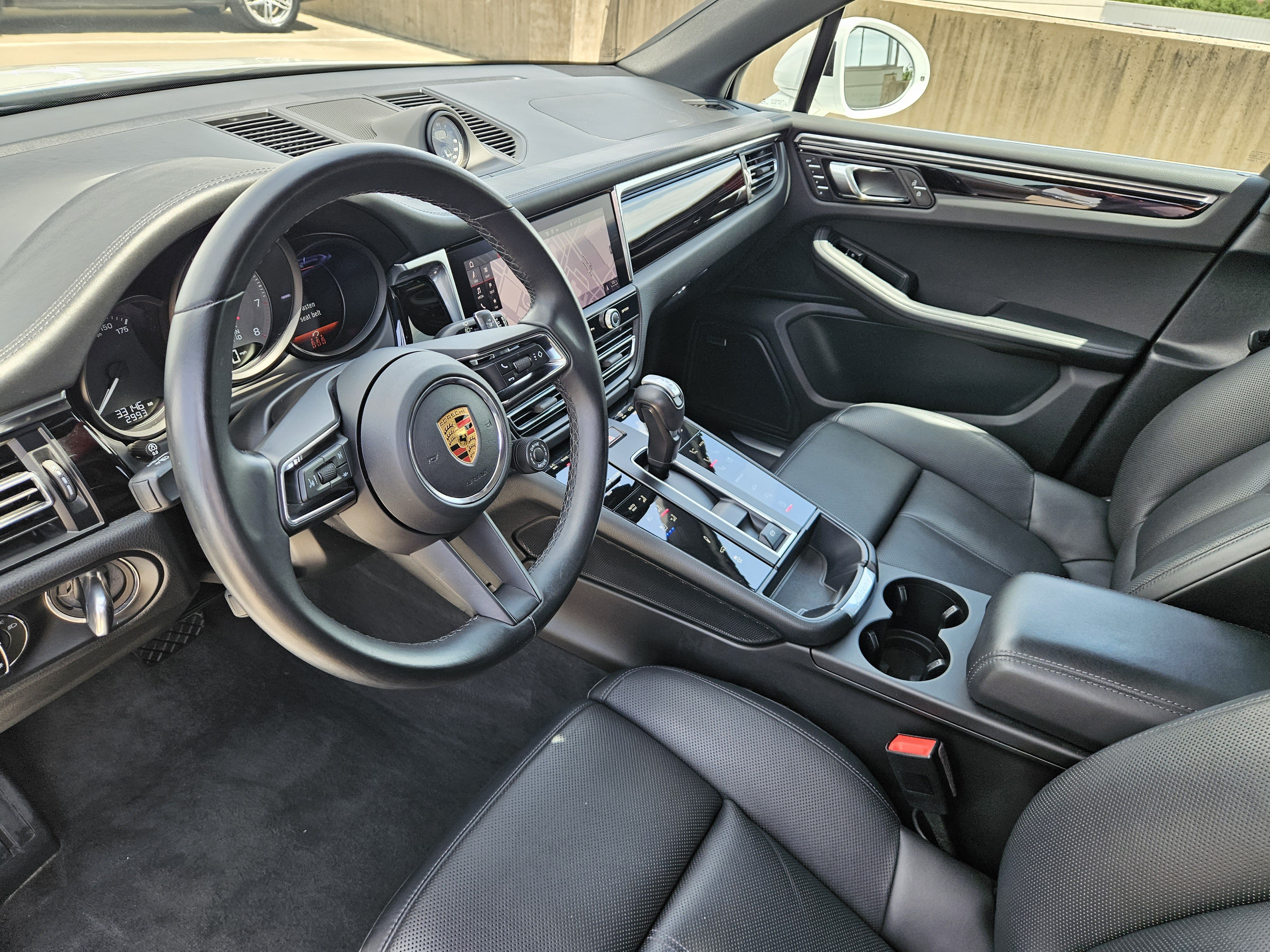 Certified 2023 Porsche Macan S AWD/4WD image 4