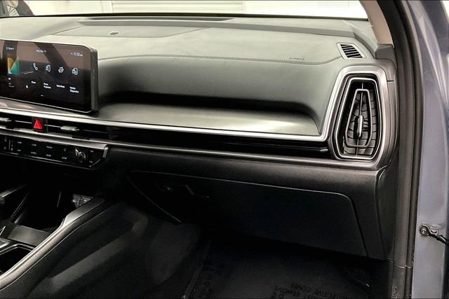 Used 2025 Kia Sorento LX image 18