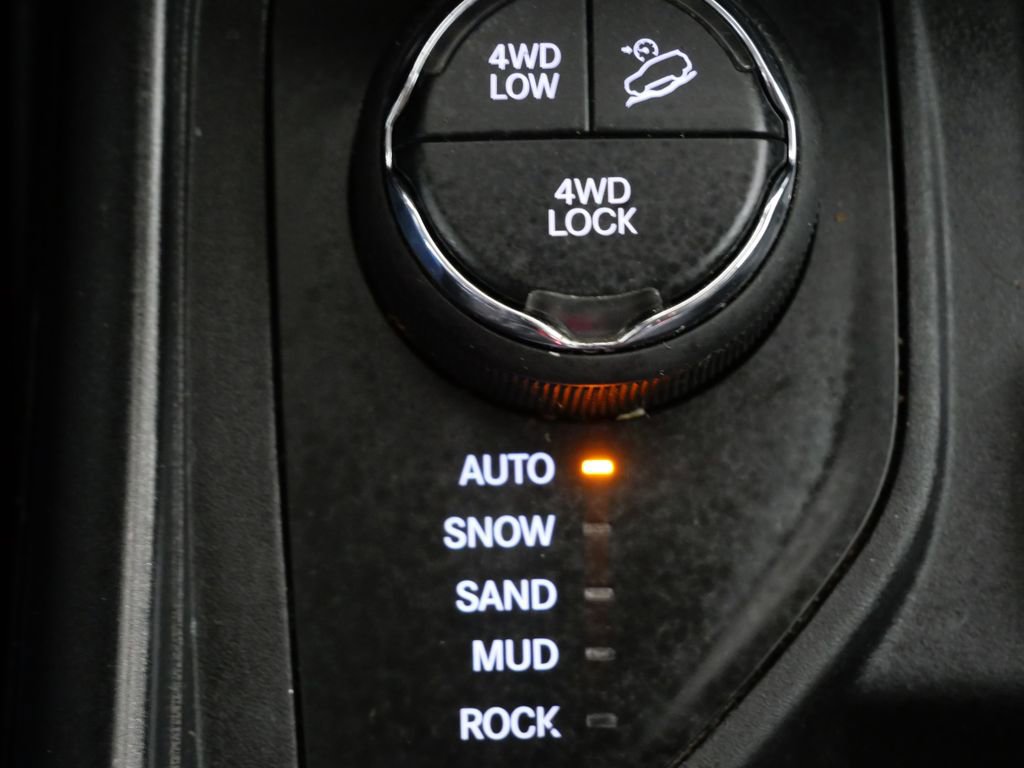 Used 2020 Jeep Compass Trailhawk AWD/4WD image 20