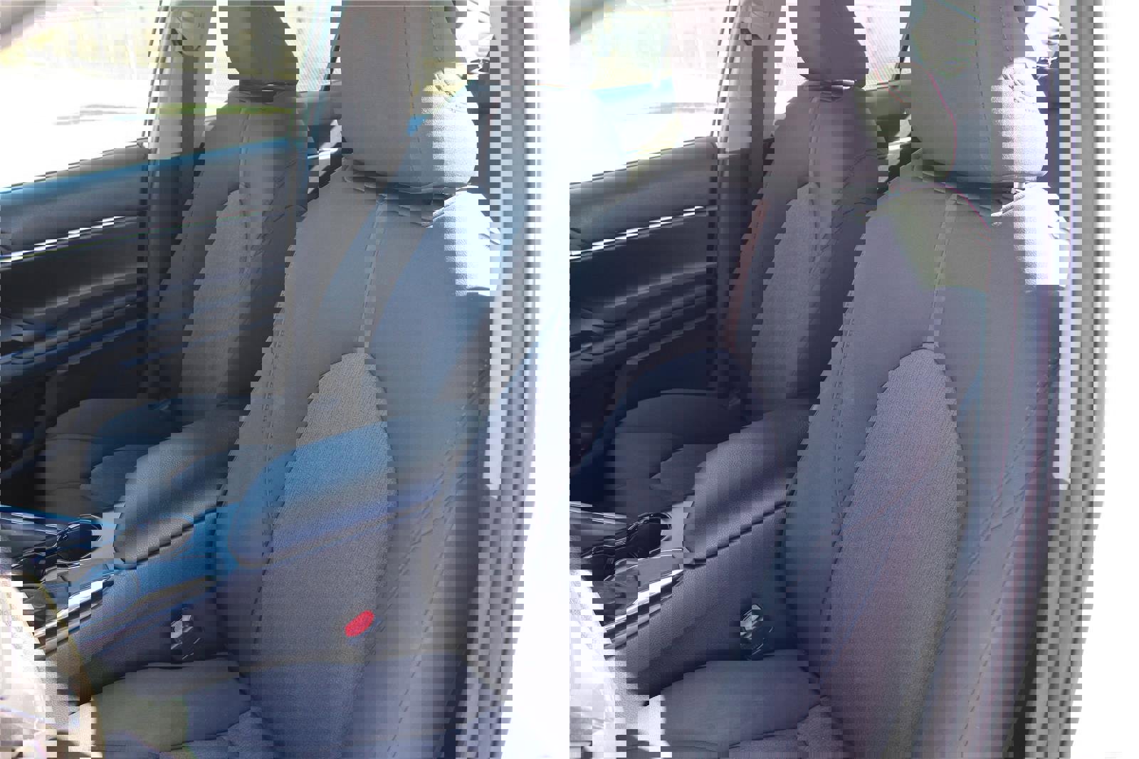 Used 2020 Toyota Camry LE image 25