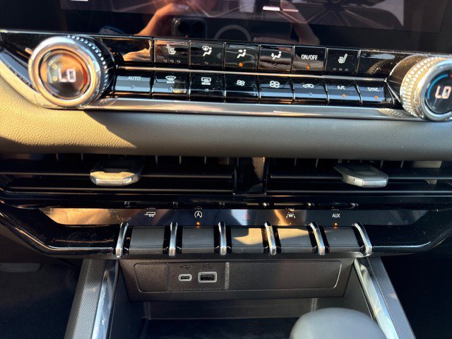 New 2026 GMC Canyon Elevation w/ Convenience Package image 21