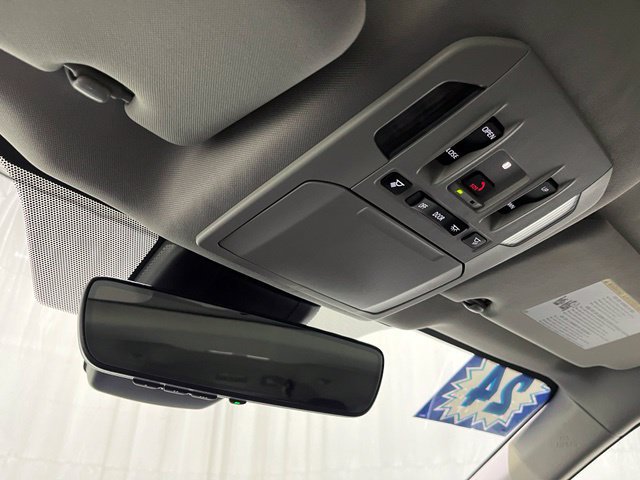 Used 2024 Toyota Highlander XLE AWD/4WD image 24