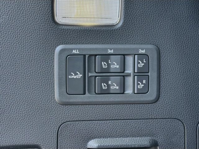 Used 2024 Lexus LX 600 4WD w/ Luxury Package image 13