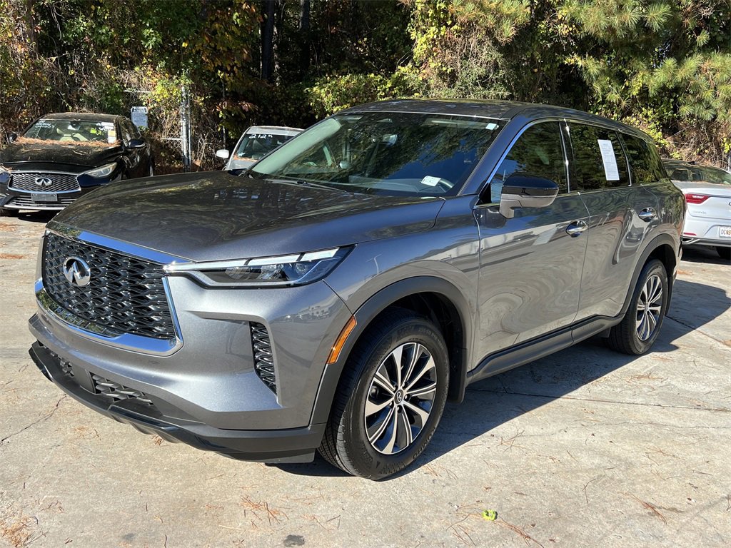 Certified 2025 INFINITI QX60 Pure image 3