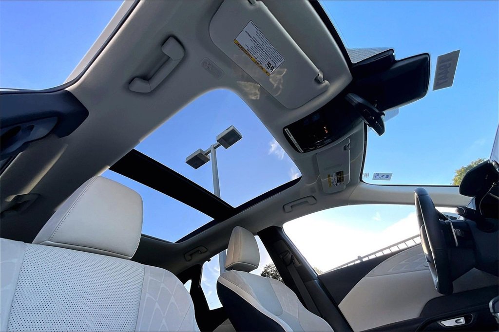 Used 2024 Lexus RX 450h AWD w/ Luxury Package image 14