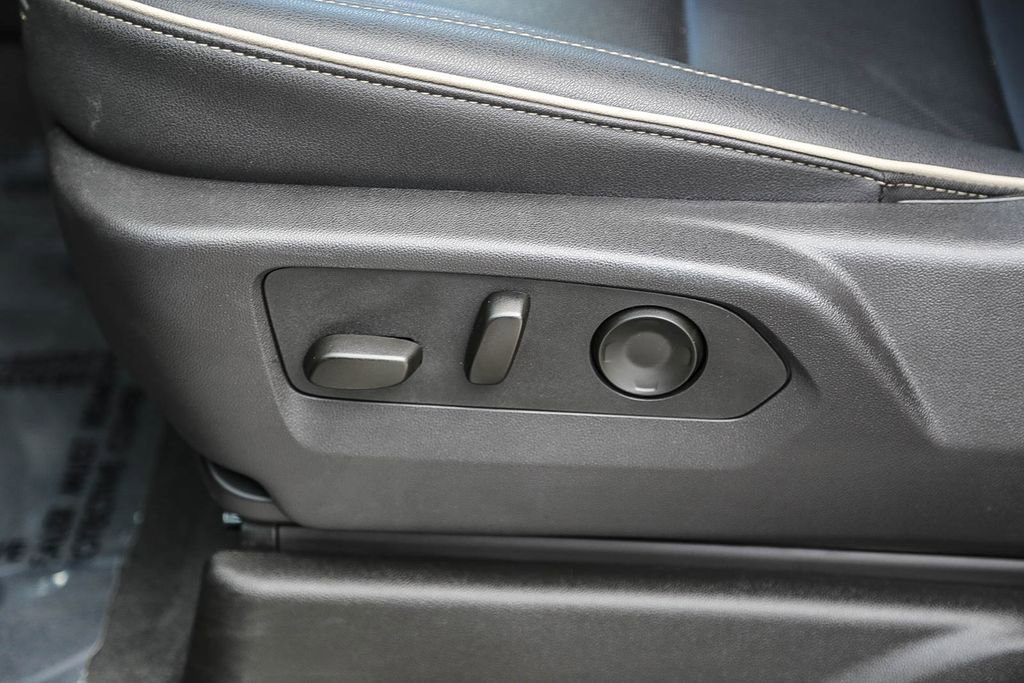 Used 2025 Chevrolet Suburban Premier image 23