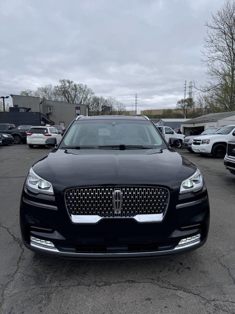 Used 2020 Lincoln Aviator Reserve w/ Equipment Group 202A image 3