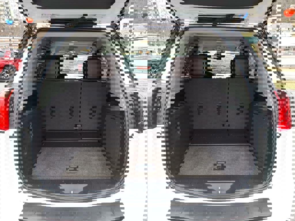 Used 2010 GMC Terrain SLT image 7