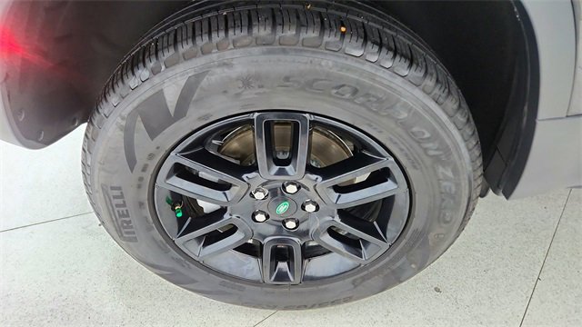 Used 2024 Land Rover Defender 110 S image 58